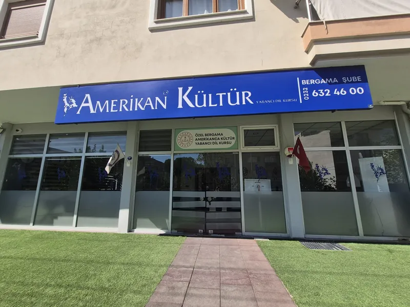 Bergama şubesi girişi
