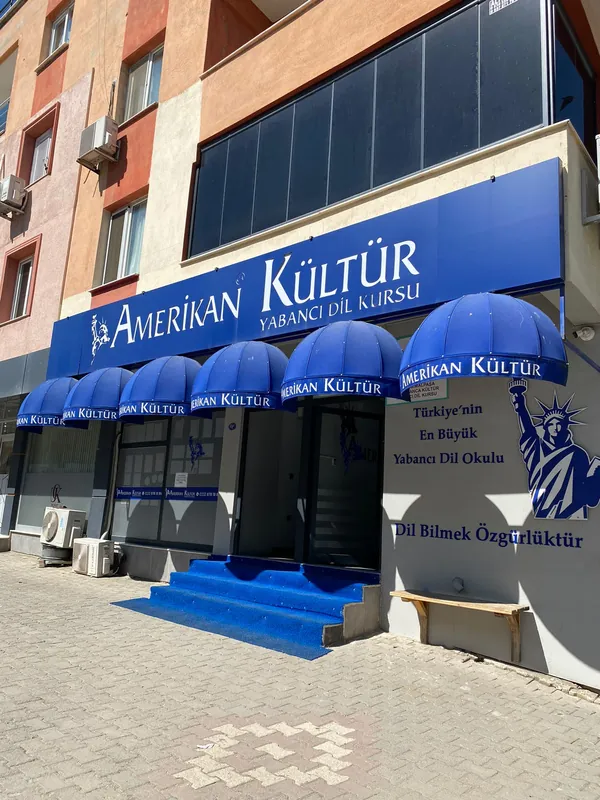 Kemalpaşa şubesi girişi